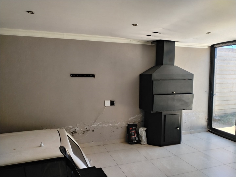 3 Bedroom Property for Sale in Universitas Ridge Free State